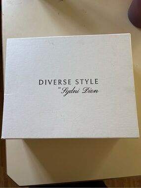 Diverse Style by Sidni Dion Size 6 Chunky Heels